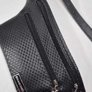 RIÑONERA ESTRELLITAS NEGRA